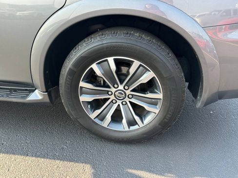 Used 2019 Nissan Armada SL w/ Premium Package AWD/4WD image 10