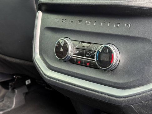 Used 2025 Ford Expedition Max Platinum AWD/4WD image 19