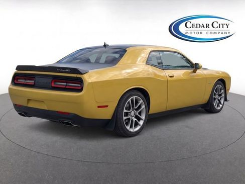Used 2020 Dodge Challenger R/T RWD image 4