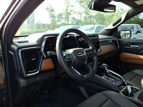 Used 2023 GMC Canyon AT4 w/ AT4 Premium Package AWD/4WD image 7