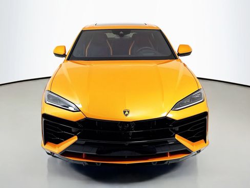 Used 2025 Lamborghini Urus SE AWD/4WD image 2