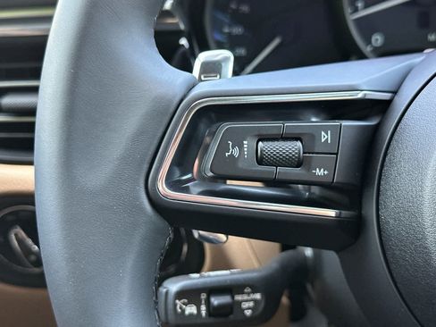 Certified 2025 Porsche Macan AWD/4WD image 26