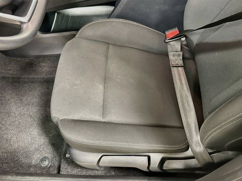 Used 2024 Nissan Rogue S AWD/4WD image 18