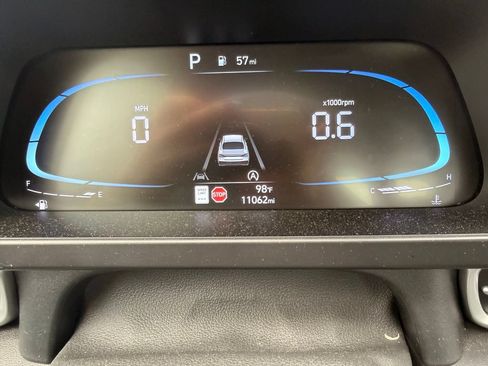 Used 2026 Hyundai Elantra SE FWD image 15