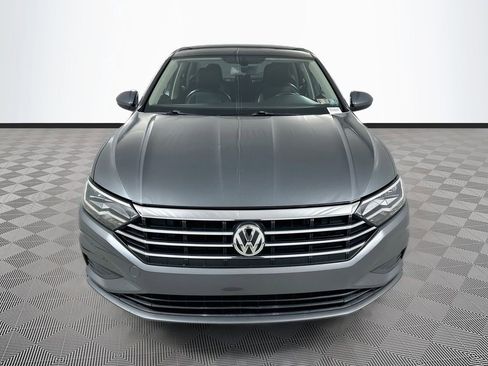 Used 2019 Volkswagen Jetta SE FWD image 2