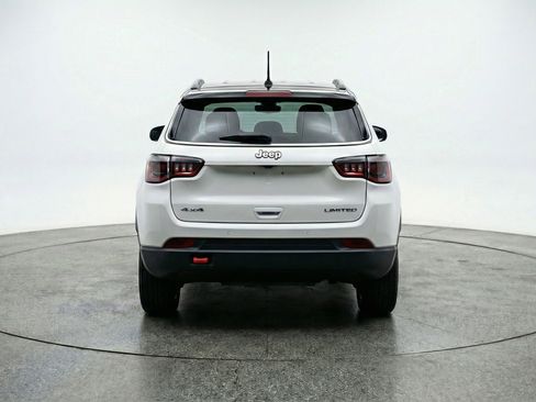 Used 2025 Jeep Compass Trailhawk AWD/4WD image 7