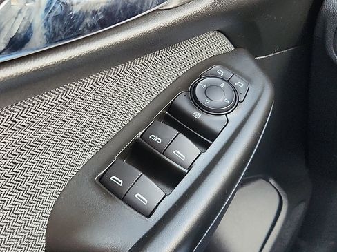 Used 2024 Chevrolet TrailBlazer LT w/ LT Cold Weather Package FWD image 15
