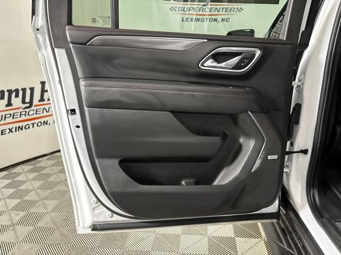 Used 2024 Chevrolet Suburban RST w/ Luxury Package AWD/4WD image 24