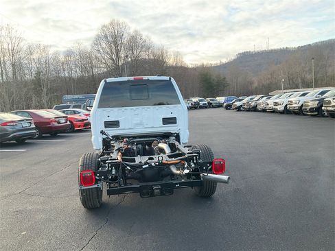 New 2026 Ford F250 XL w/ XL Chrome Package image 6