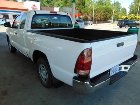 Used 2015 Toyota Tacoma 2WD Access Cab image 4