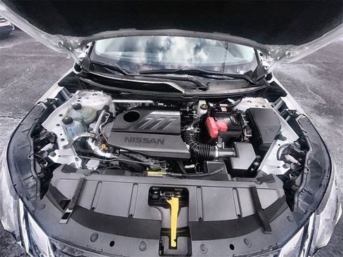 Used 2023 Nissan Rogue SV image 30