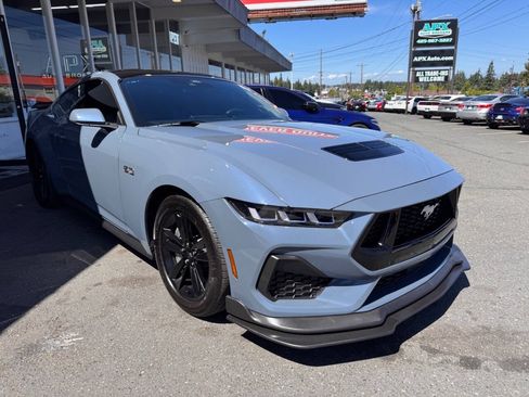 Used 2024 Ford Mustang GT RWD image 11