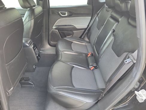 Used 2025 Jeep Compass Latitude w/ Sun & Sound Group AWD/4WD image 26