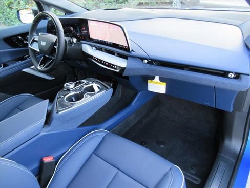 New 2026 Cadillac Optiq Luxury 2 image 11