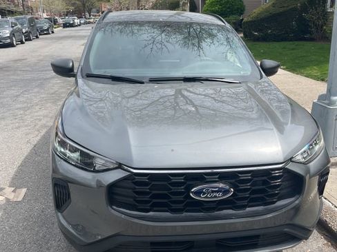 Used 2025 Ford Escape ST-Line AWD/4WD image 3