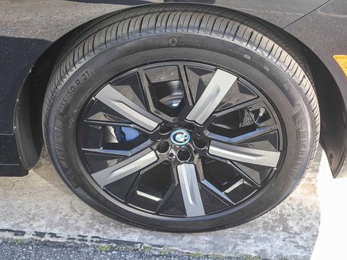 Certified 2023 BMW iX xDrive50 w/ Premium Package image 9