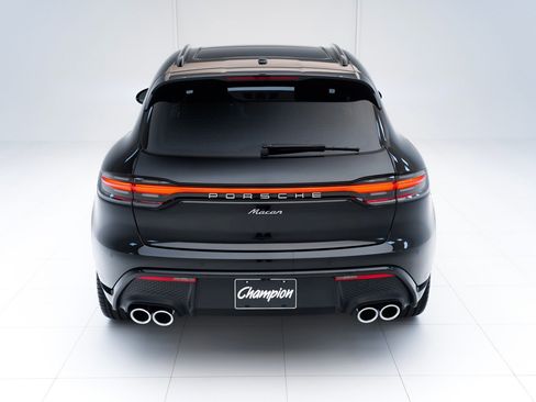 Certified 2023 Porsche Macan AWD/4WD image 10
