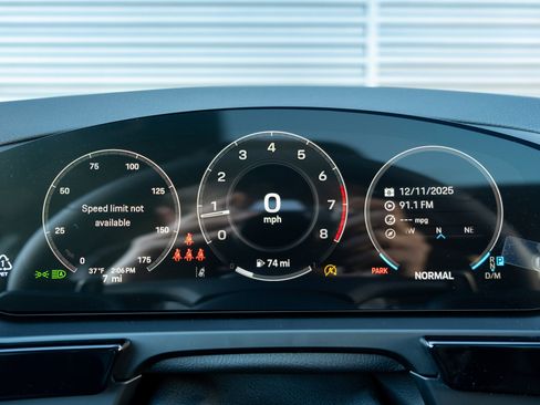 New 2026 Porsche Cayenne Coupe image 26