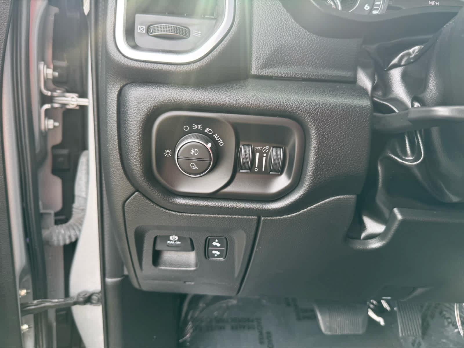 Used 2022 RAM 1500 Laramie AWD/4WD image 24