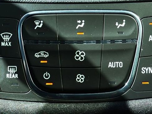 Used 2022 Chevrolet Malibu LT image 41