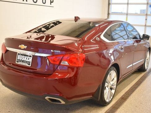 Used 2017 Chevrolet Impala Premier w/ Enhanced Convenience Package FWD image 4