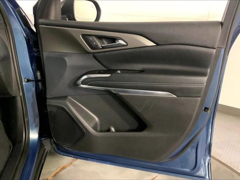 Used 2025 Chevrolet Traverse LT AWD/4WD image 25