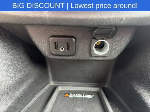 Used 2023 Chevrolet Traverse LT AWD/4WD image 37