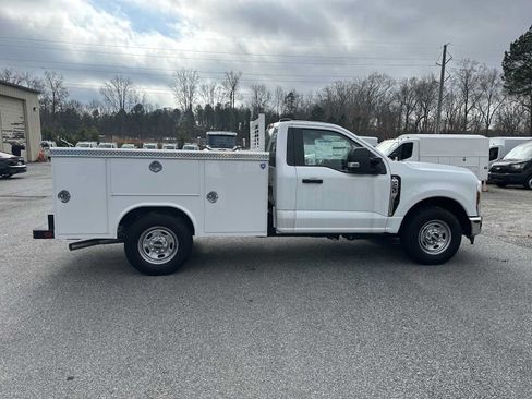 New 2024 Ford F250 XL w/ XL Chrome Package RWD image 8