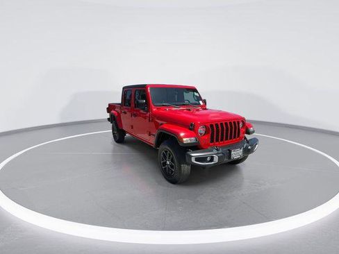 Certified 2023 Jeep Gladiator Sport AWD/4WD image 2