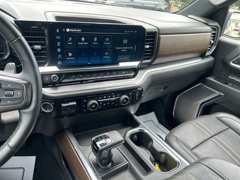 Used 2024 Chevrolet Silverado 1500 High Country w/ Technology Package AWD/4WD image 17