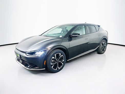 Used 2023 Kia EV6 Wind RWD image 3