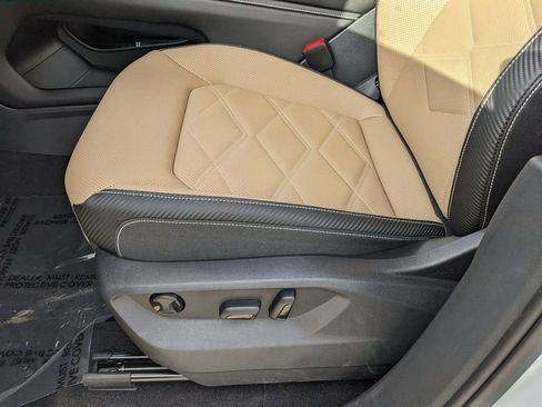 New 2026 Volkswagen Atlas Cross Sport SE FWD image 19