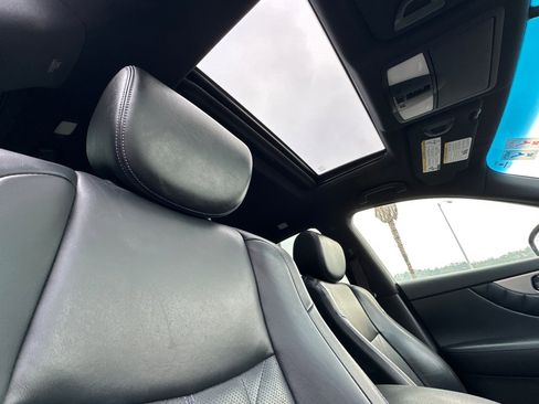 Used 2017 INFINITI QX70 AWD w/ Premium Package image 14