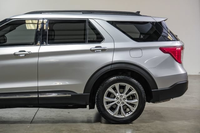 Used 2021 Ford Explorer XLT w/ Equipment Group 202A AWD/4WD image 15