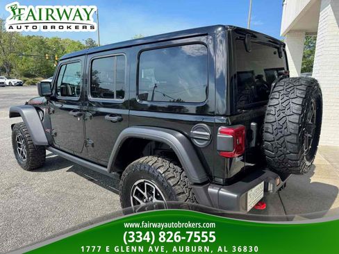 Used 2025 Jeep Wrangler Unlimited Rubicon w/ Convenience Group image 8