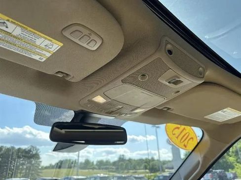 Used 2015 Ford F150 Lariat w/ Equipment Group 502A Luxury AWD/4WD image 12
