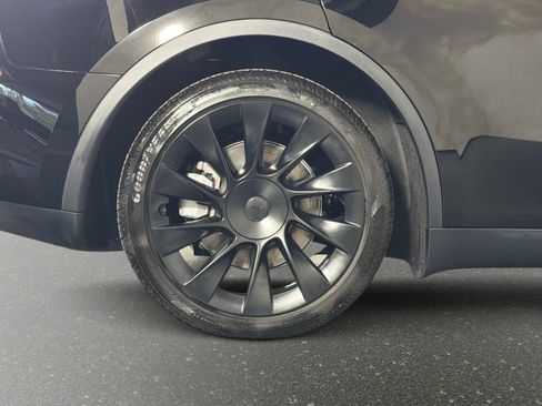 Used 2024 Tesla Model Y Long Range RWD image 5
