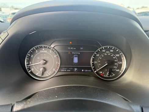 Used 2024 Nissan Armada SL w/ Captain's Chairs Package image 24