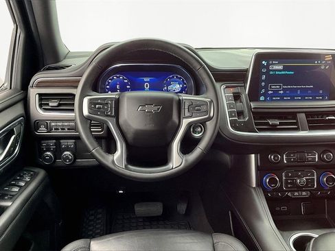 Used 2024 Chevrolet Tahoe Z71 w/ Luxury Package image 5