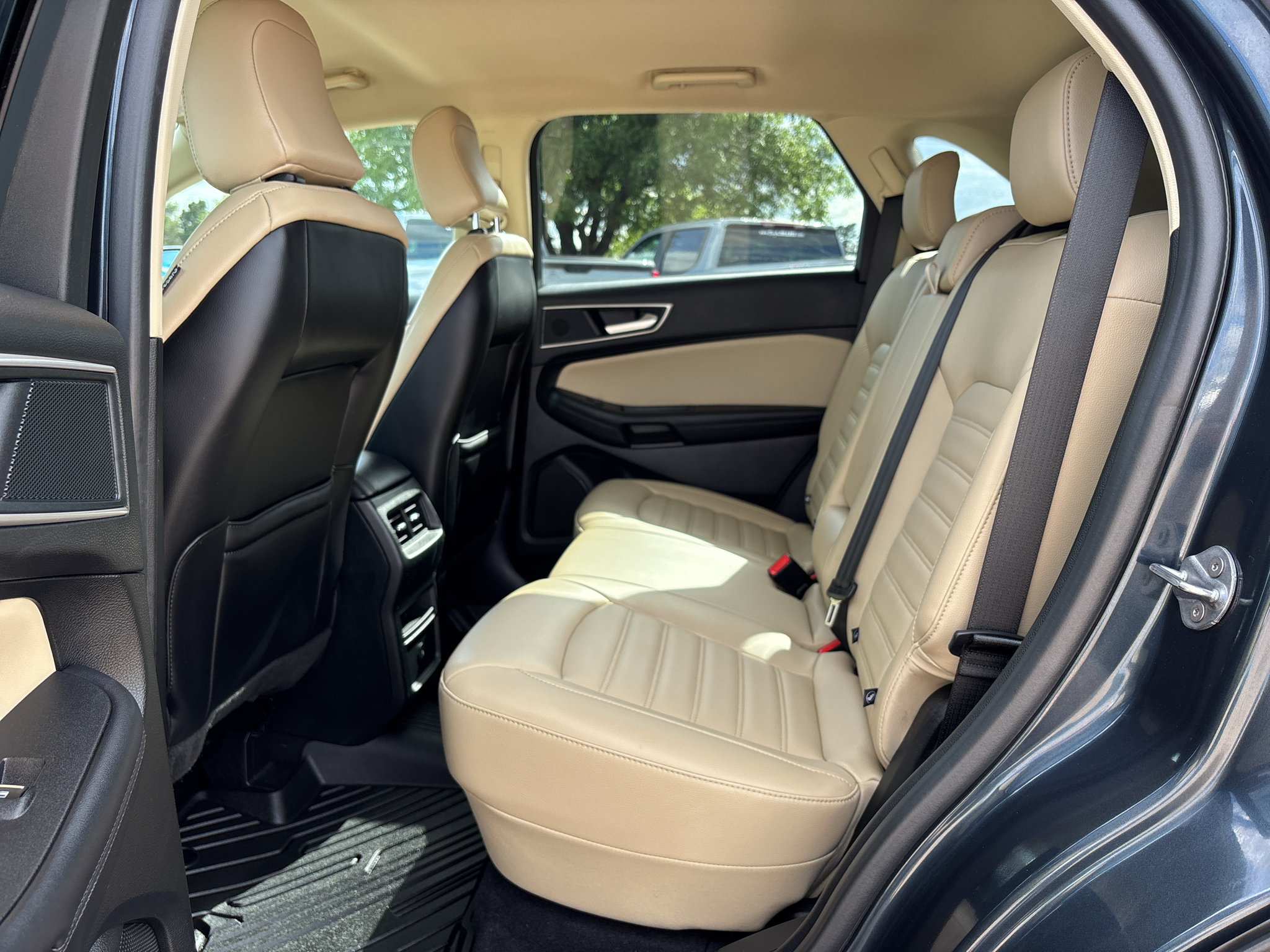 Used 2024 Ford Edge SEL AWD/4WD image 18