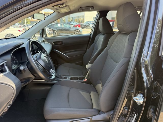 Used 2025 Toyota Corolla Cross LE FWD image 28