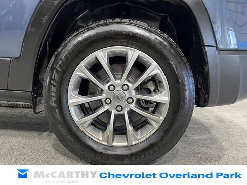 Used 2020 Jeep Cherokee Latitude Plus AWD/4WD image 29