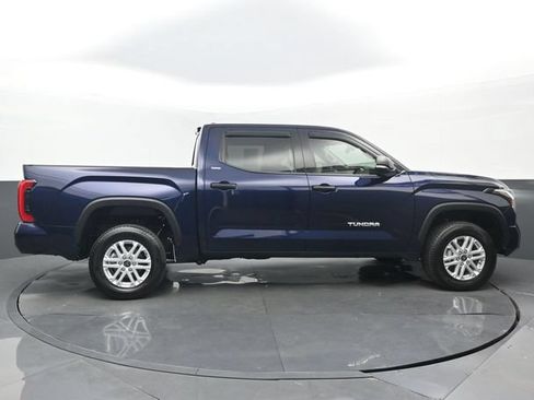 Used 2022 Toyota Tundra SR5 w/ SR5 Convenience Package AWD/4WD image 2