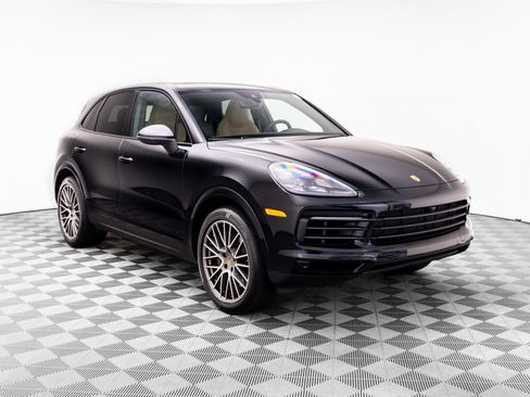 Used 2023 Porsche Cayenne Platinum Edition AWD/4WD image 6