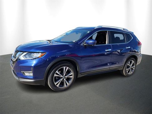 Used 2019 Nissan Rogue SV w/ Premium Package image 2