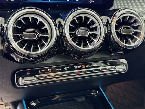 Used 2023 Mercedes-Benz EQB 350 4MATIC SUV image 21