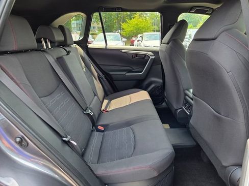 Used 2021 Toyota RAV4 SE w/ Weather & Moonroof Package AWD/4WD image 20