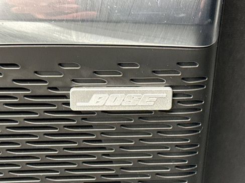 Used 2025 GMC Acadia Elevation image 16