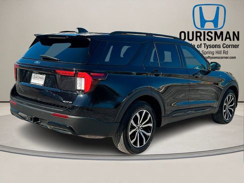 Used 2025 Ford Explorer ST-Line image 4