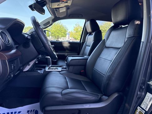 Used 2020 Toyota Tundra Limited w/ Limited Premium Package AWD/4WD image 13